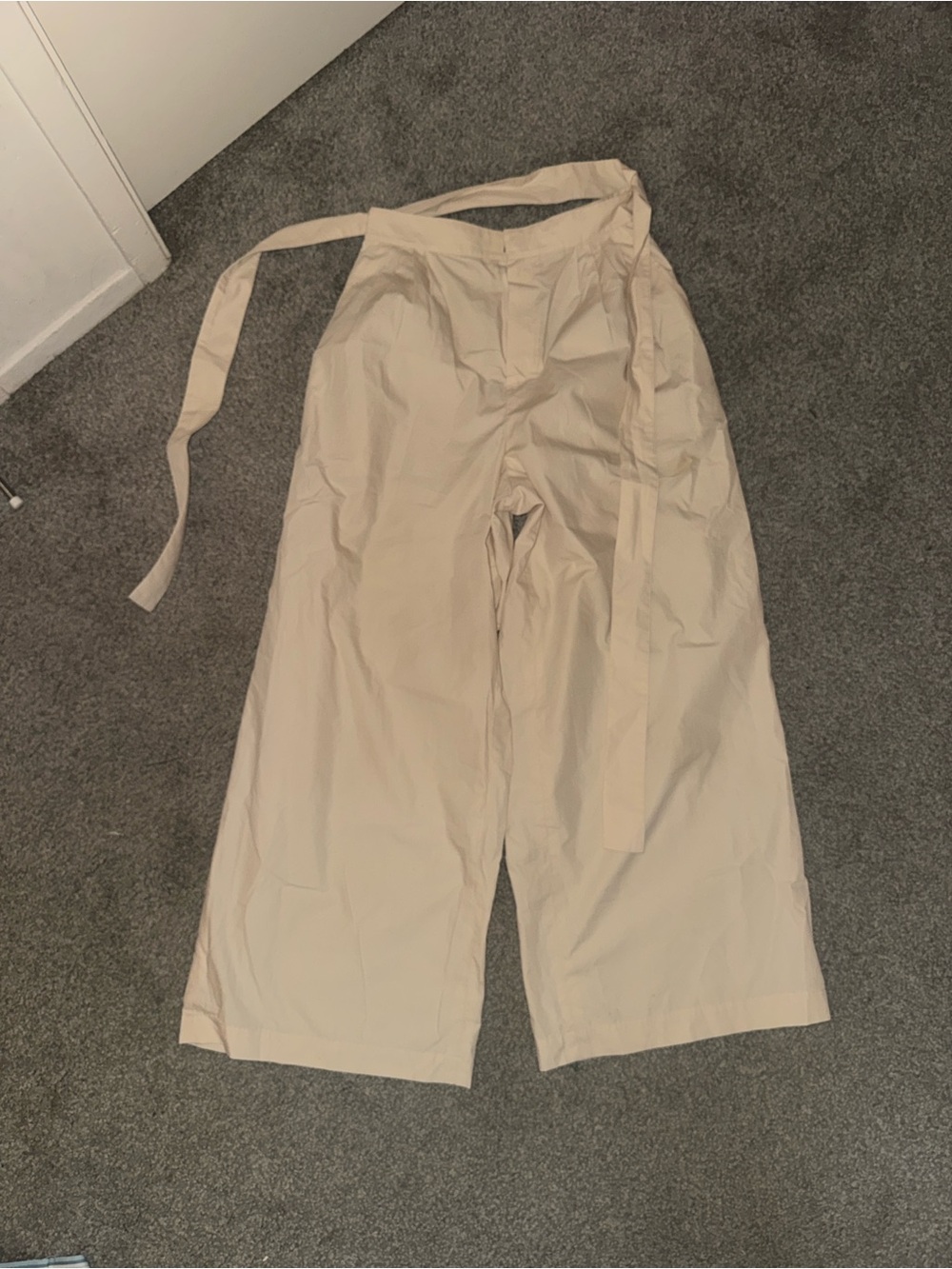 Uniqlo Wide Leg High-Rise Tie Belt Pants - Beige